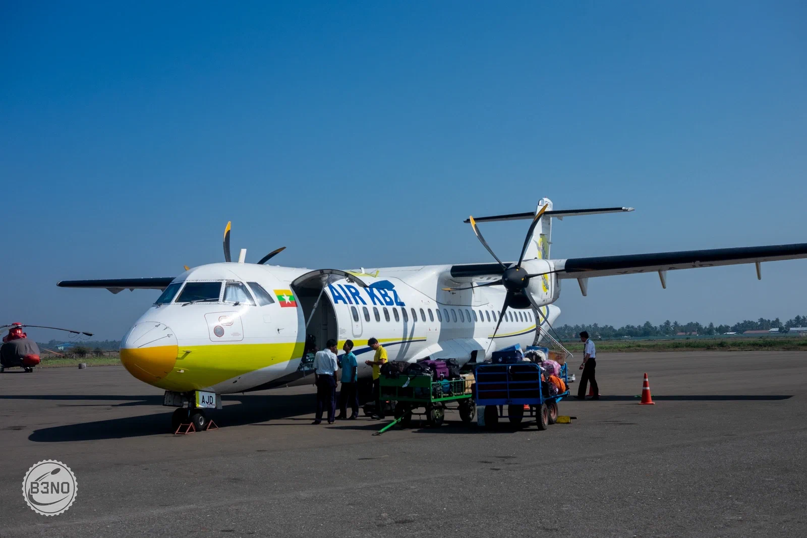 L&rsquo;ATR d&rsquo;Air KBZ sur le tarmac, à l&rsquo;arrivée à Sittwe